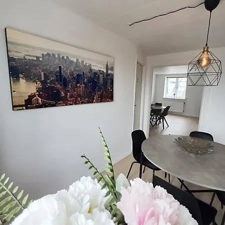 Bright Double Room 7 With Free Parking Lejlighed